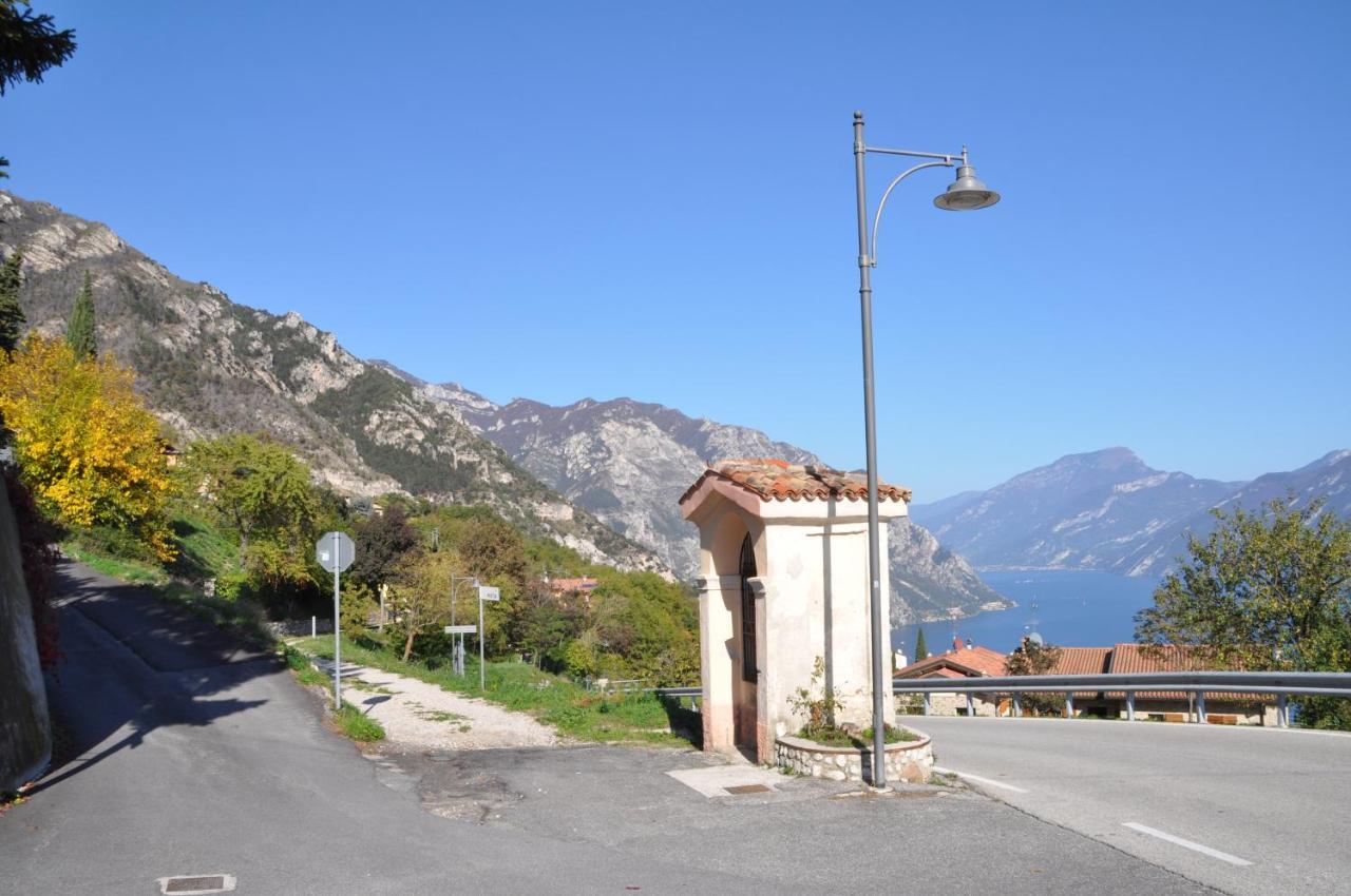 Villetta 56 Blu Yellow And Red Lake View Garden Private Parking By Garda Domus Mea Tremosine Екстериор снимка