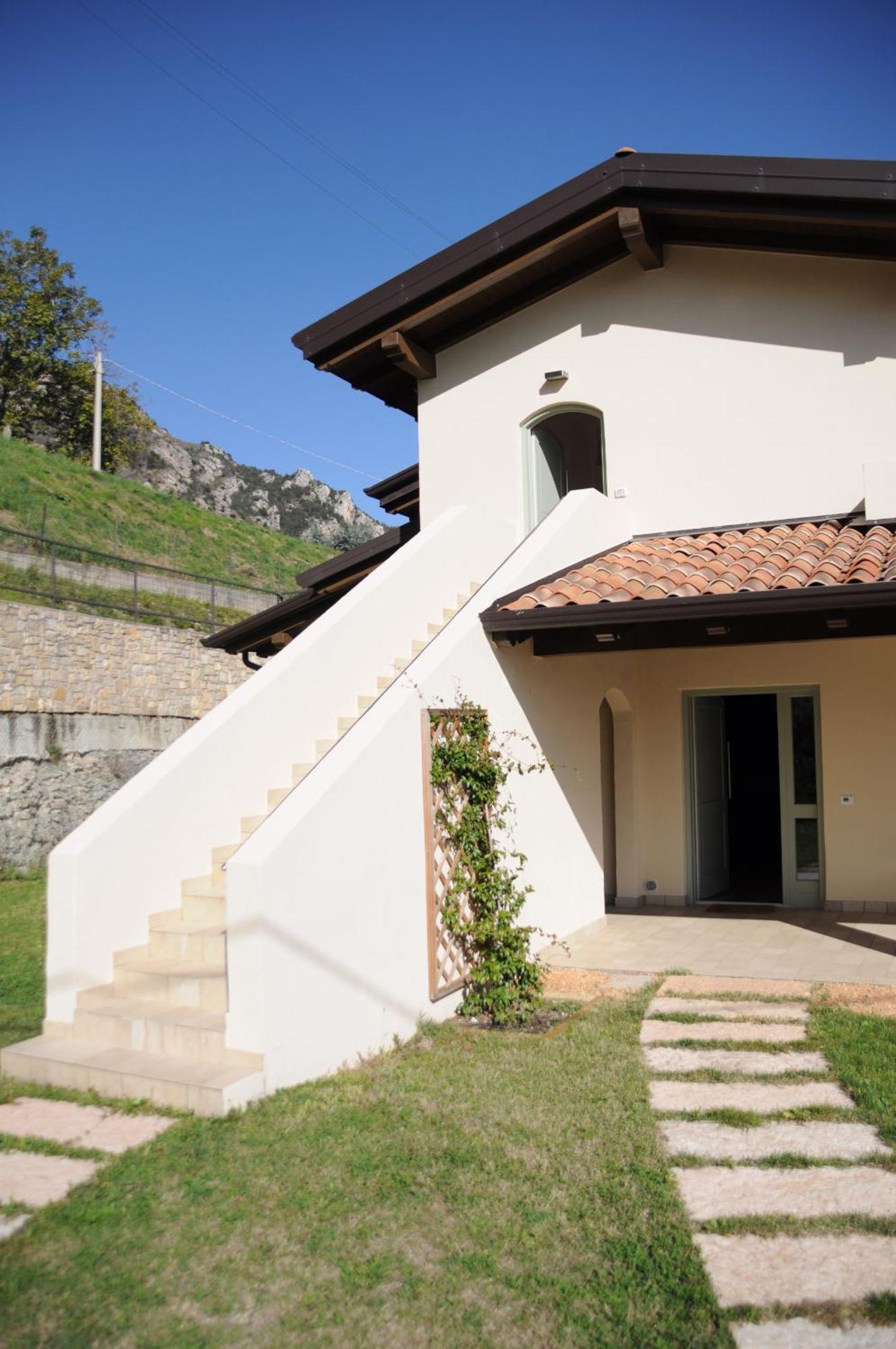Villetta 56 Blu Yellow And Red Lake View Garden Private Parking By Garda Domus Mea Tremosine Екстериор снимка