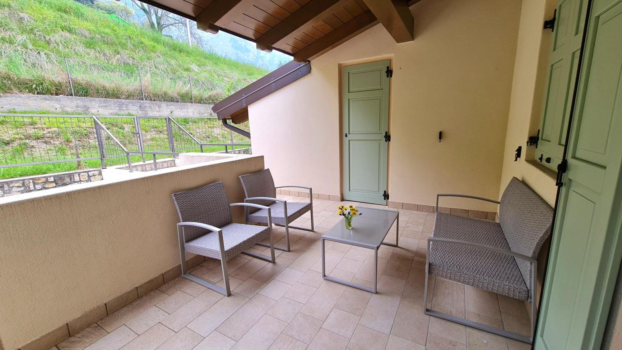 Villetta 56 Blu Yellow And Red Lake View Garden Private Parking By Garda Domus Mea Tremosine Екстериор снимка